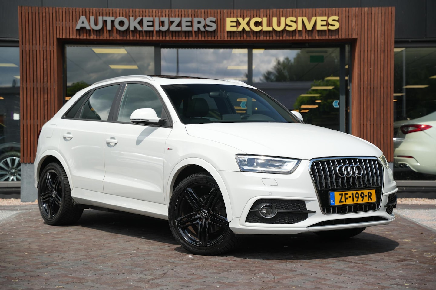 Audi Q3 - 2.0 TDI quattro S Edition S Line Panoramadak Cruise Clima - AutoWereld.nl