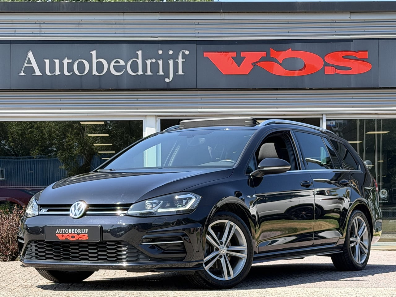 Volkswagen Golf Variant - 1.5 TSI R-Line 2x | Panodak | Virtual Cockpit | Keyless | Zeer luxe! - AutoWereld.nl