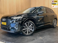 Audi Q4 e-tron - 40 S-Line Competition 77 kWh|93%SOH|BLACK|ACC|APPLE CARPLAY|CAMERA|STOELVERWARMING|NAP|NL