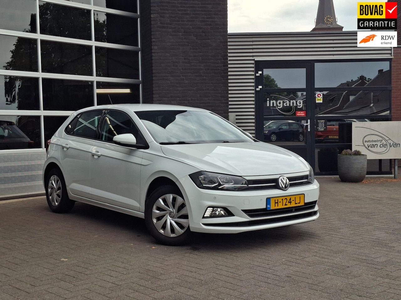 Volkswagen Polo - 1.0 TSI Comfortline | Virtual Cockpit | Parkeersensoren voor + achter | App connect - AutoWereld.nl