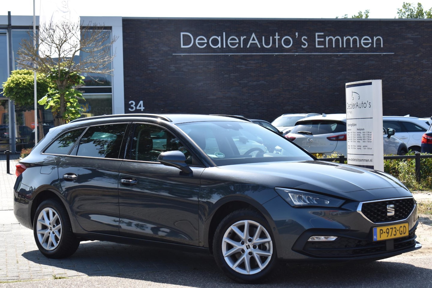 SEAT Leon Sportstourer - 2.0 TDI Style Business Intense 2.0 TDI Style Business Intense - AutoWereld.nl
