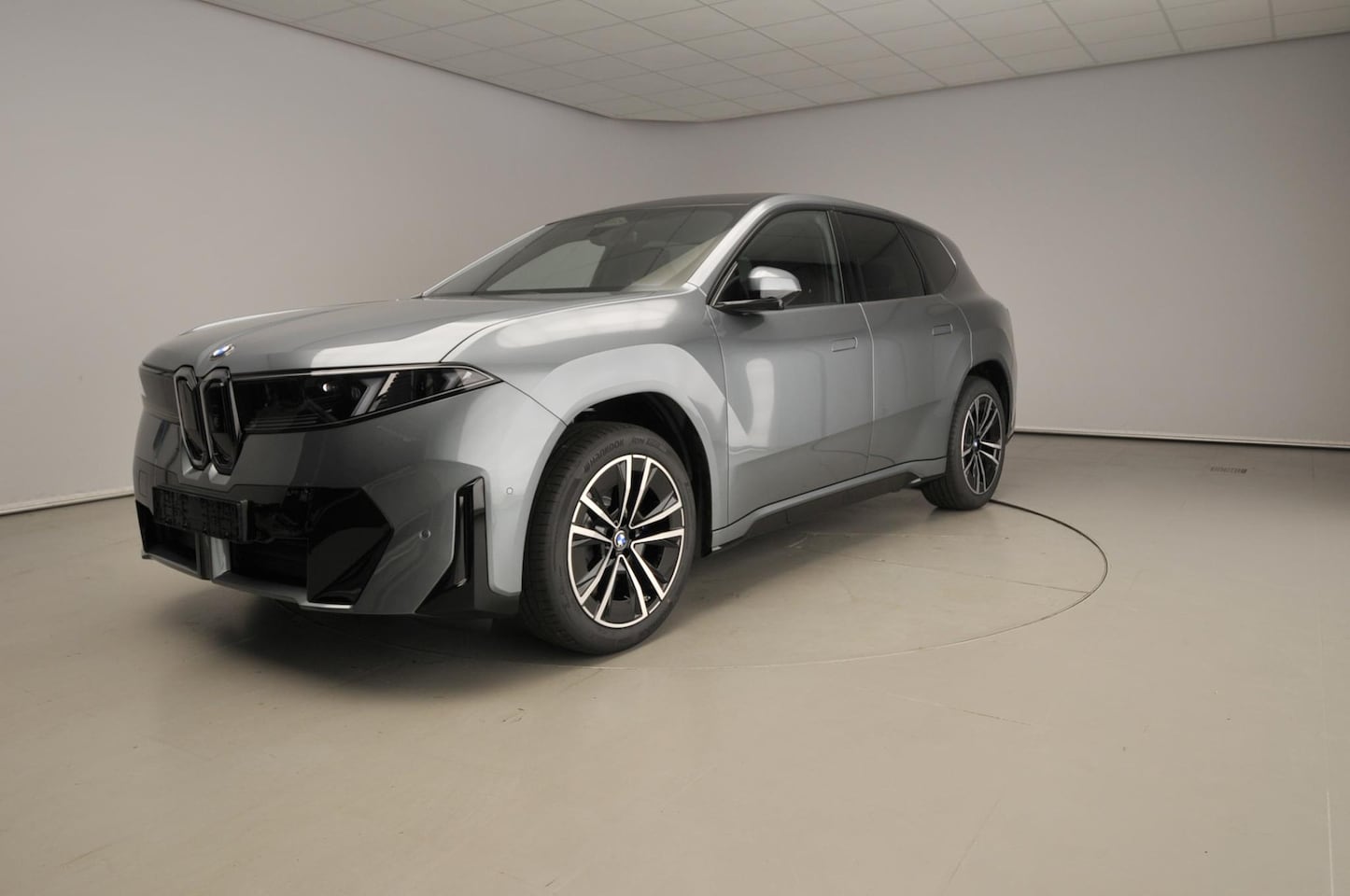 BMW iX3 - 40 eDrive M Sportpakket / Panoramadak / Trekhaak / Getint glas / Park assist - AutoWereld.nl