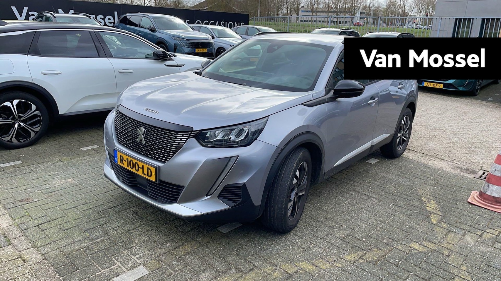 Peugeot 2008 - 1.2 PureTech Allure Pack | Nav | Apple Carplay/Android Auto | - AutoWereld.nl