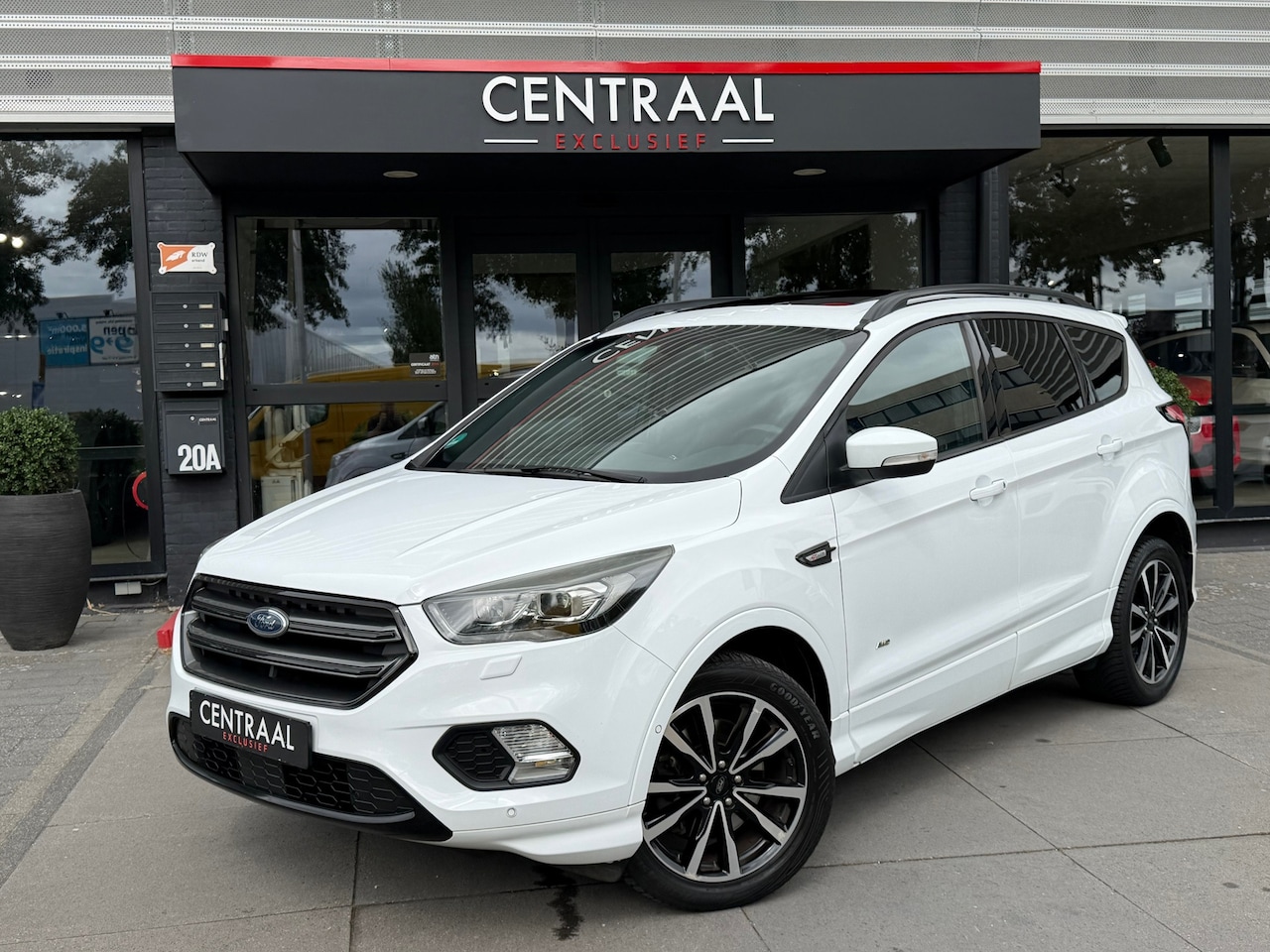 Ford Kuga - 1.5 EcoBoost ST Line Pano|Xenon|Camera|Sony-Audio|Carplay|182PK - AutoWereld.nl