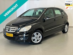 Mercedes-Benz B-klasse - 180 / NL-auto / Comand / Trekhaak / Clima