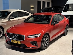 Volvo S60 - 2.0 T6 AWD Twin Engine R-Design Harman Kardon|ACC|Keyless|18"|Verw-sportstoelen|Standkache
