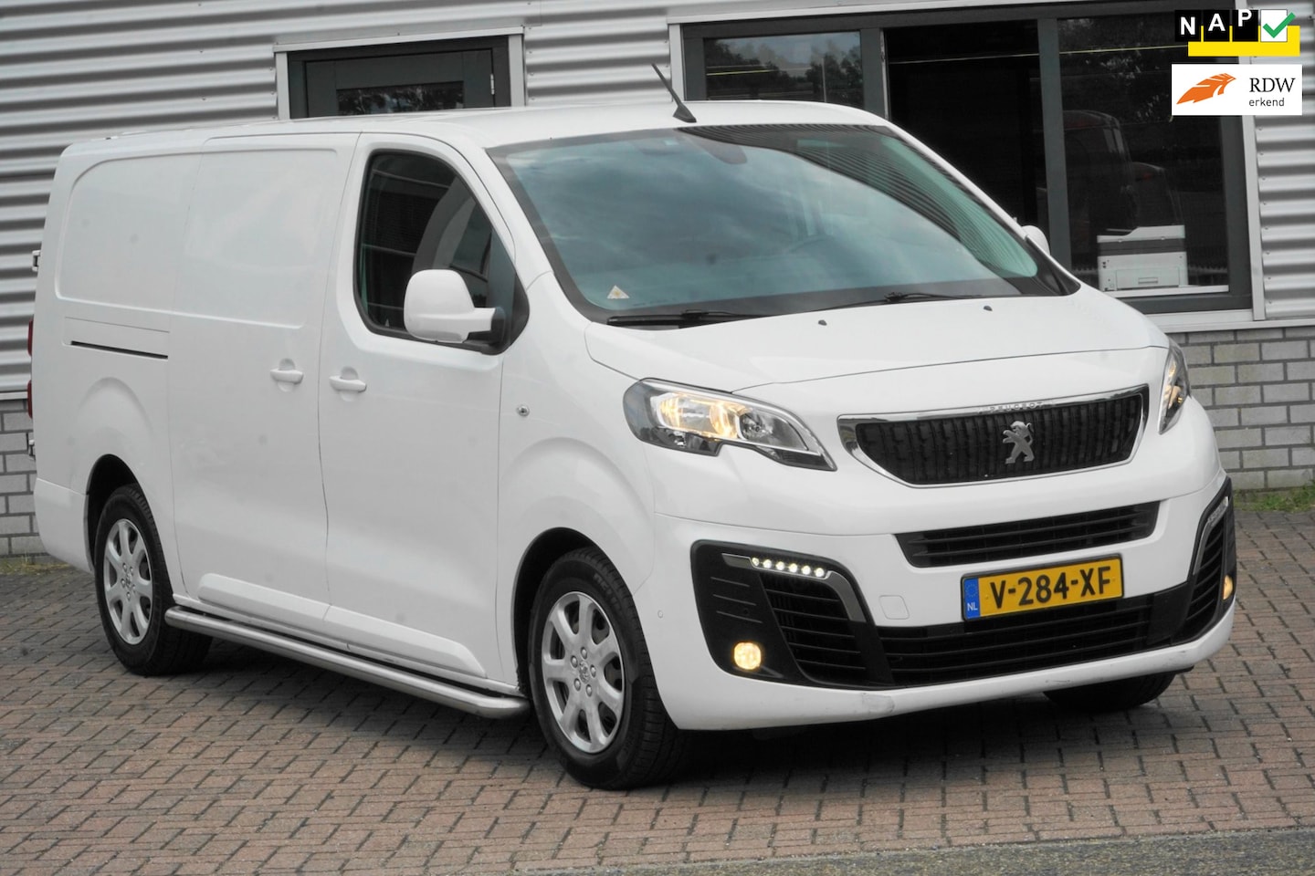 Peugeot Expert - 231L 2.0 BlueHDI 180 Premium Pack 231L 2.0 BlueHDI 180 Premium Pack - AutoWereld.nl