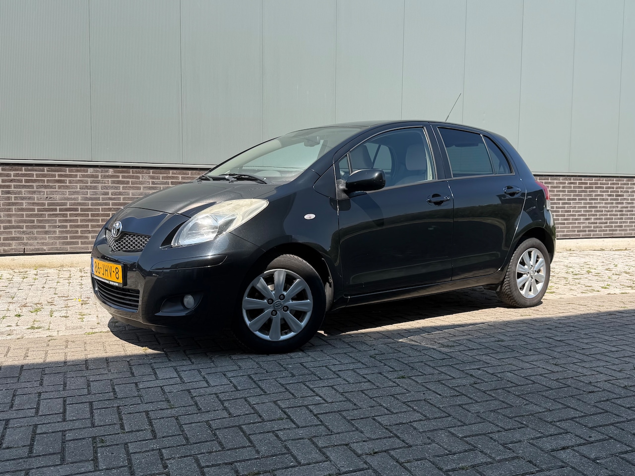 Toyota Yaris - 1.3 VVTi Executive - AutoWereld.nl