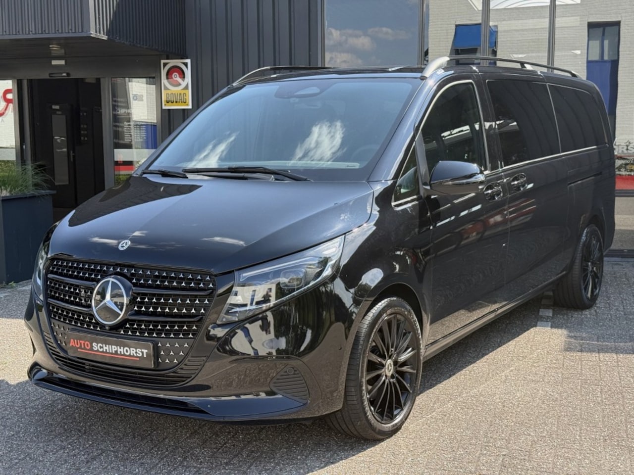 Mercedes-Benz V-klasse - V 300d 4 matic XXL L3 Avantgarde leer/elec deuren Extra lang Trekhaak/19 inch/sportstoelen - AutoWereld.nl