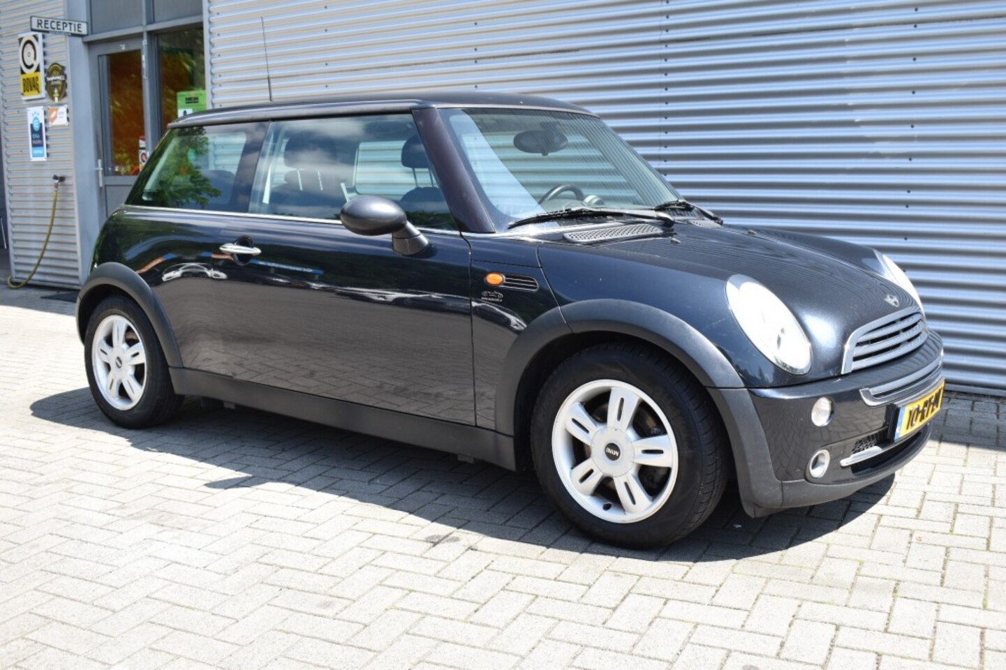 MINI One - 1.6 ONE PEPPER  AIRCO  APK TOT 1-2027  MEENEEMPRIJS - AutoWereld.nl