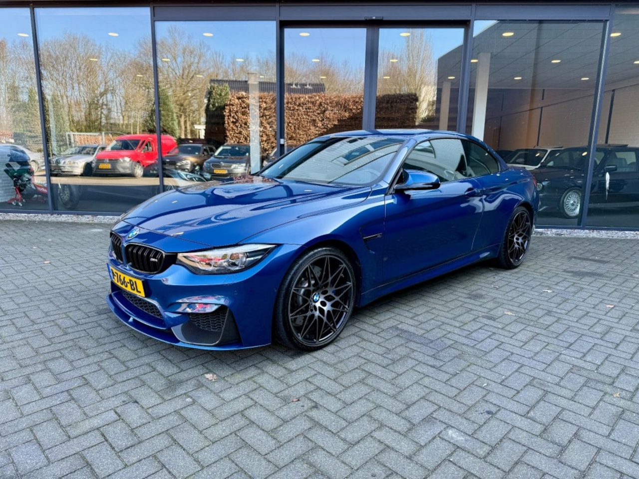 BMW M4 - M4 Competition Avus Blau Individual - AutoWereld.nl