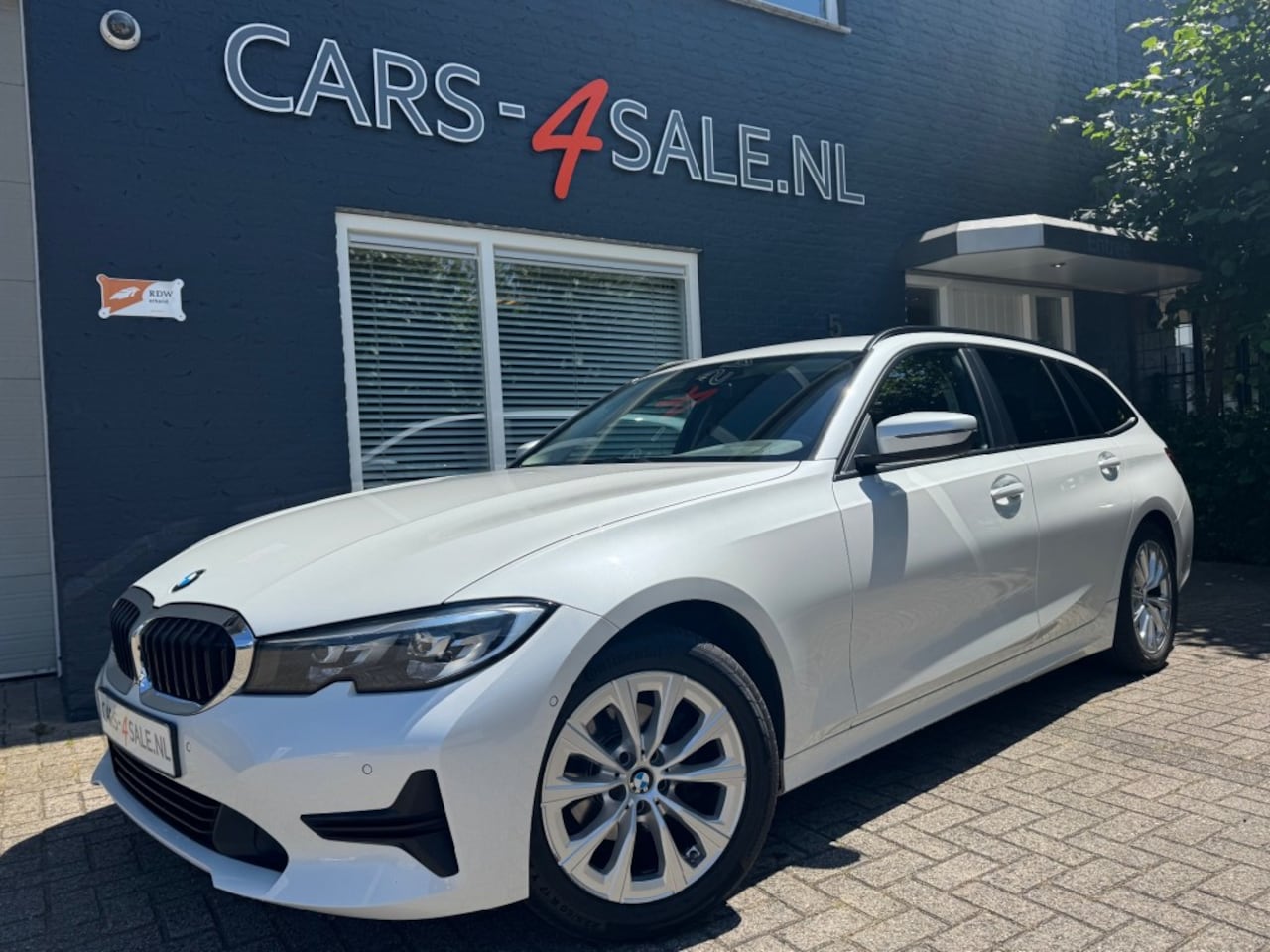 BMW 3-serie Touring - 318I Touring Aut. Business Edit. + Camera + Car -play + Led + Lmv + Navi + D-glas - AutoWereld.nl