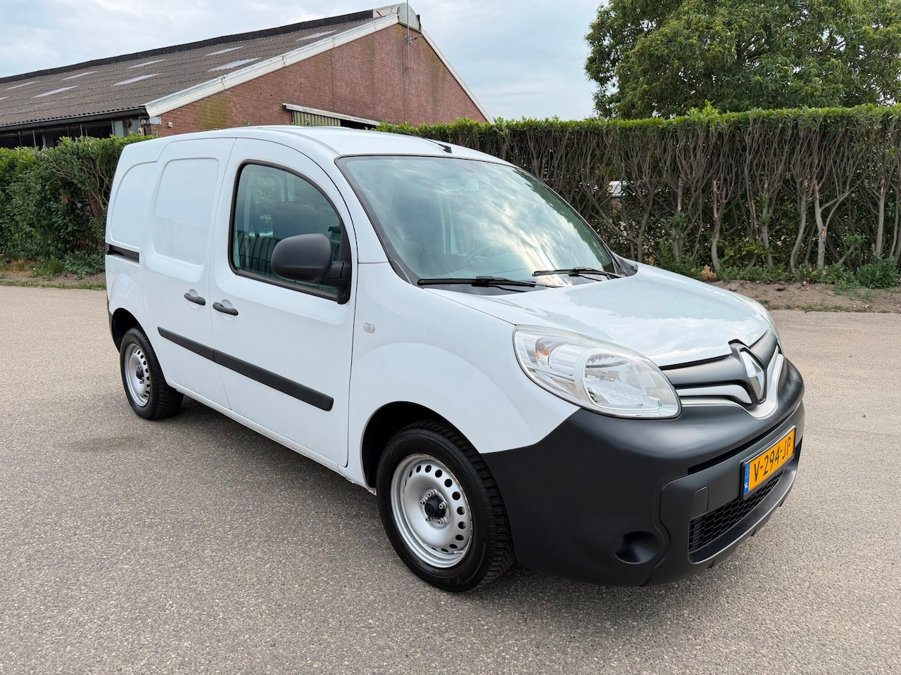 Renault Kangoo - 1.2 TCe AUT. - BENZINE - GRIJS KENTEKEN - AutoWereld.nl
