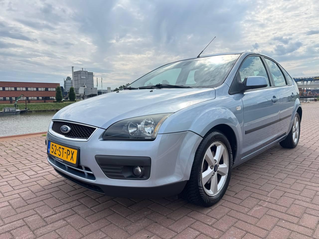 Ford Focus - 1.6-16V Futura /Automaat/Airco/Cruise/Nieuwe APK - AutoWereld.nl