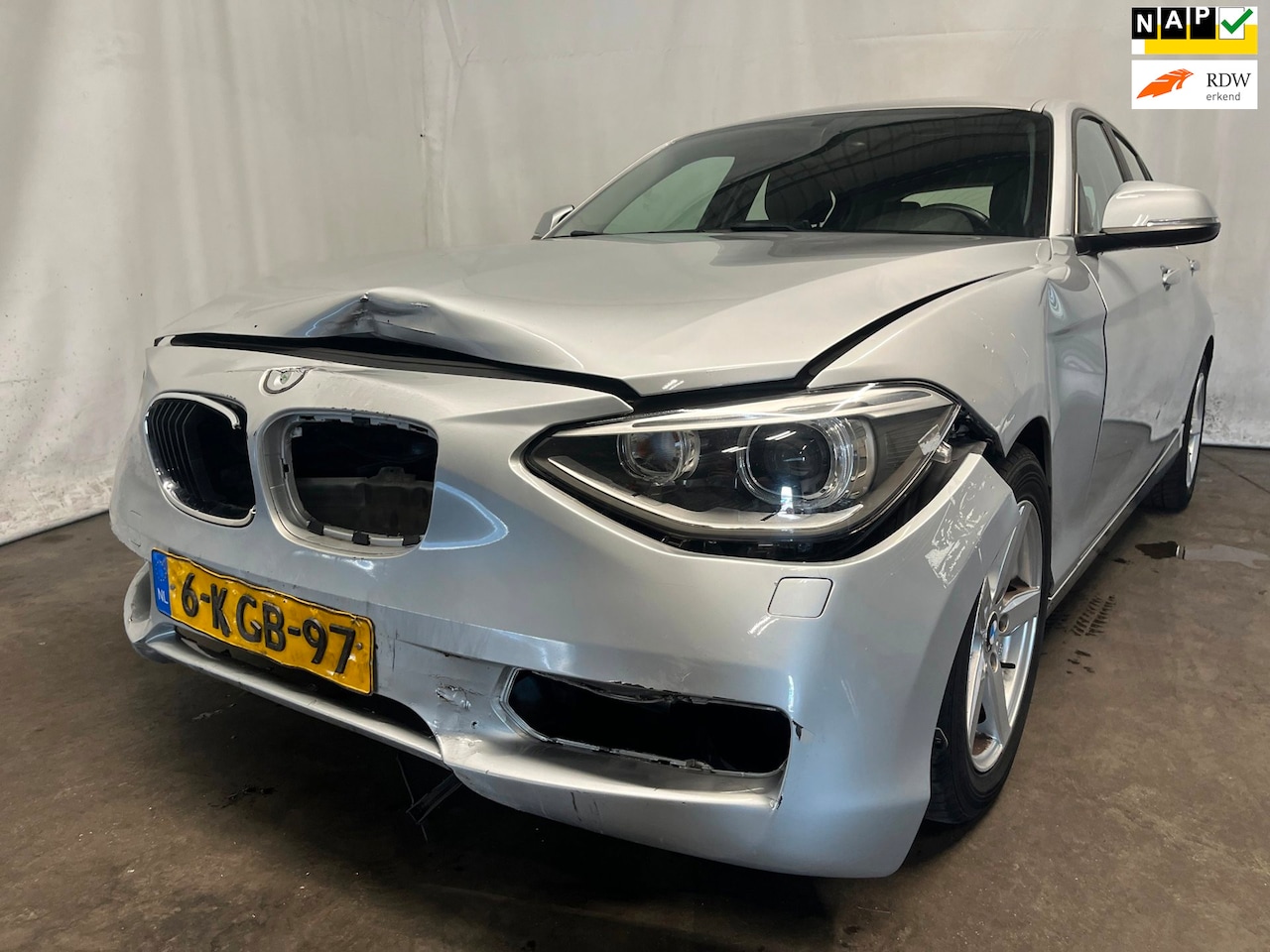 BMW 1-serie - 116i EDE Business - Front Schade - AutoWereld.nl