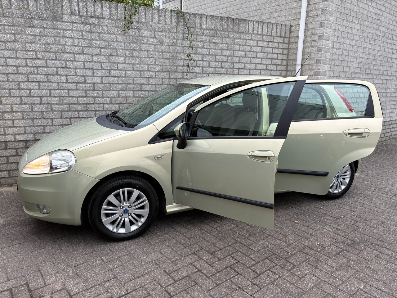 Fiat Grande Punto - 1.4 Edizione Prima Airco, Nieuwe Distributie/banden!