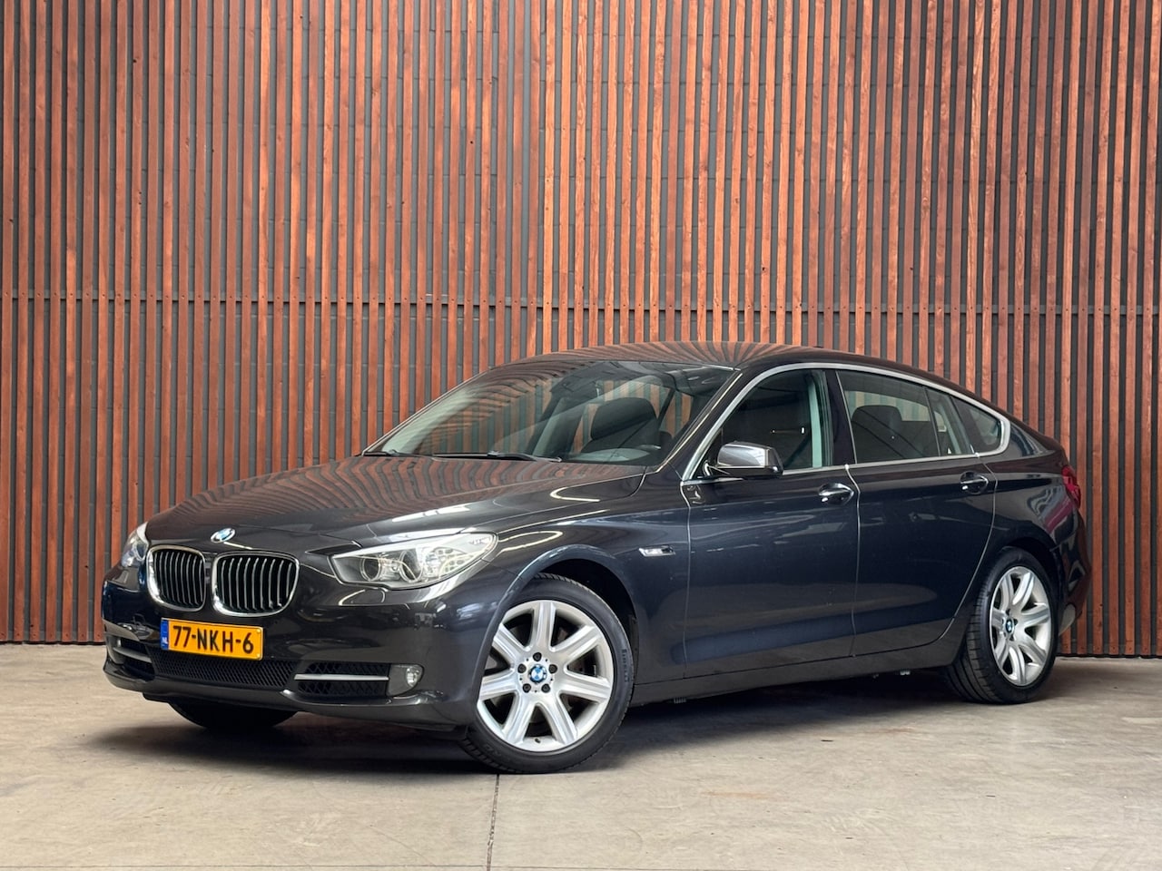 BMW 5-serie Gran Turismo - 535i High Executive Navi-Cruise-Camera-PDC-Stoelverw.-NL Auto-NAP - AutoWereld.nl