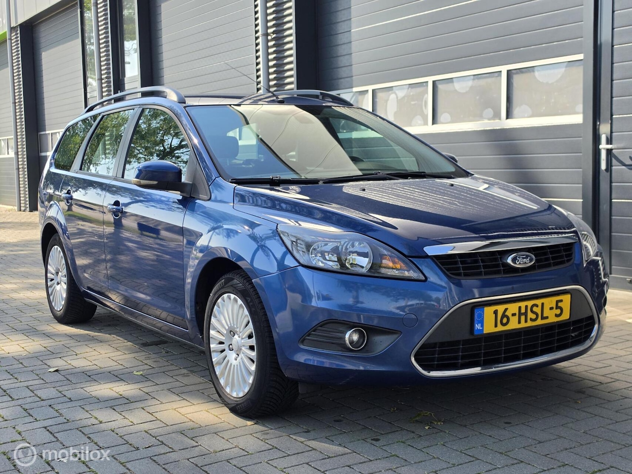 Ford Focus Wagon - 1.6 Titanium | AIRCO | CRUISE | PDC | TREKHAAK - AutoWereld.nl