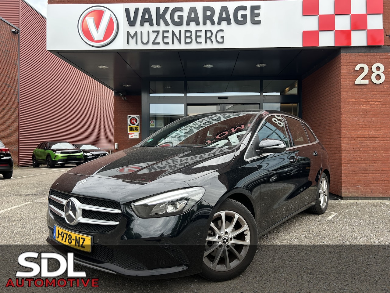 Mercedes-Benz B-klasse - 180 Advantage // FULL LED // NAVI + CARPLAY // CAMERA // PDC V+A // STOELVERWARMING // ELE - AutoWereld.nl