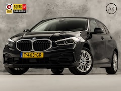 BMW 1-serie - 118i Sport Automaat (APPLE CARPLAY, DEALER ONDERHOUDEN, STOELVERWARMING, CAMERA, SPORTSTOE