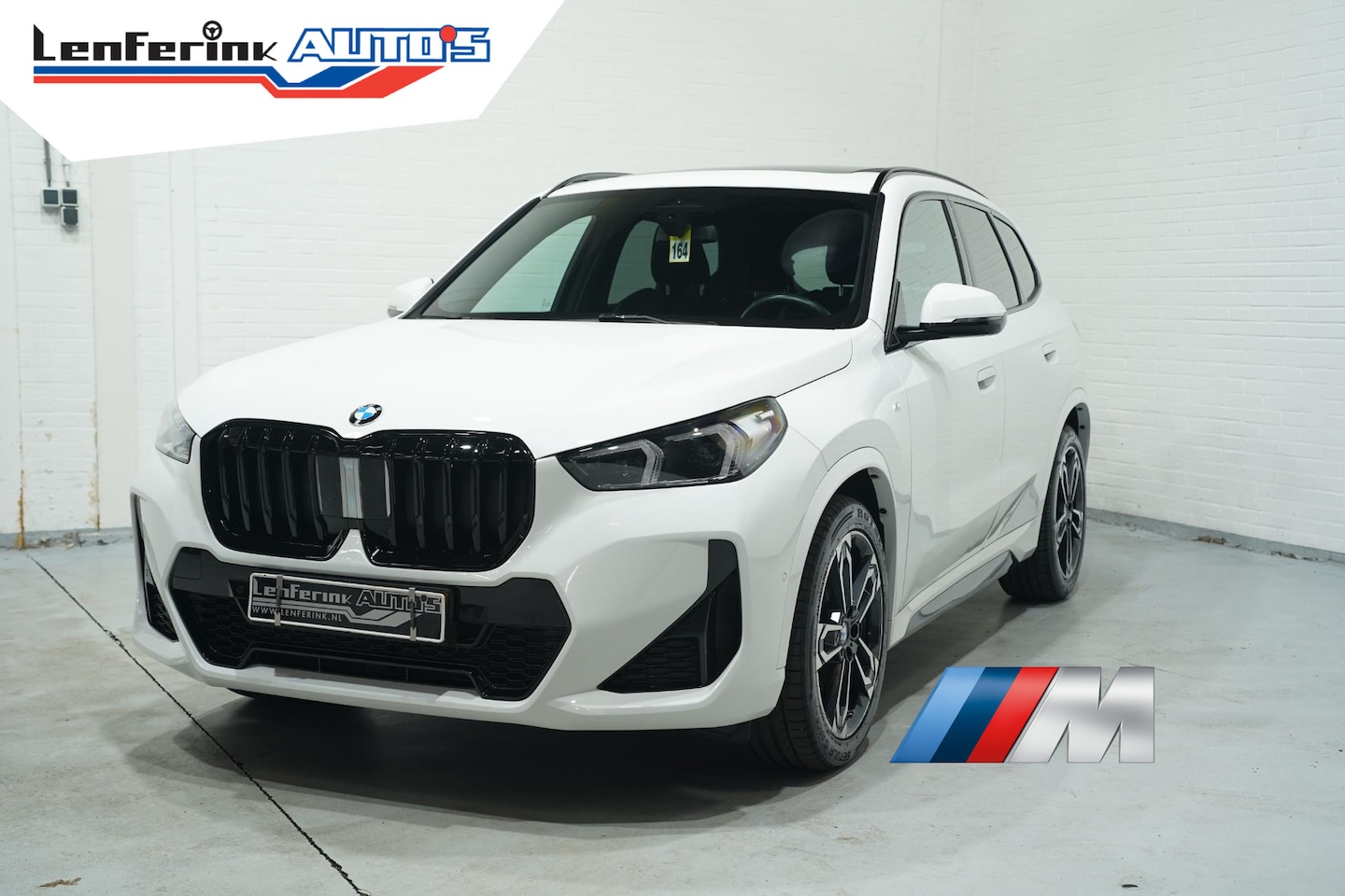 BMW X1 - sDrive20i M Sport Panodak Led koplampen Camera Shadowline Stuur- en stoelverwarming 19 Inc - AutoWereld.nl