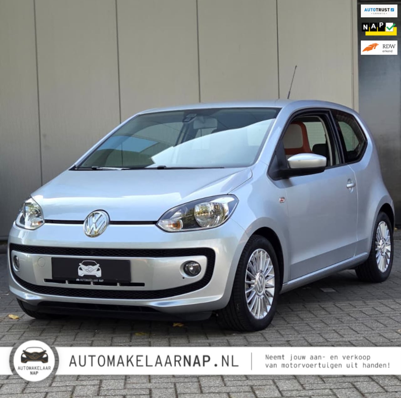 Volkswagen Up! - 1.0 high up! BlueMotion / Carplay / Org. NL / 75 PK / Navigatie / Parkeer sensoren / - AutoWereld.nl