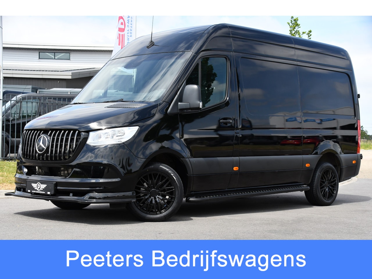 Mercedes-Benz Sprinter - 316 1.9 CDI L2H2 RWD AMG Black Edition Camera, Cruise, Carplay, Automaat, 170PK, Standkach - AutoWereld.nl