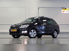 Skoda Fabia Combi - 1.2 TSI Drive Airco Trekhaak Navigatie Mooi