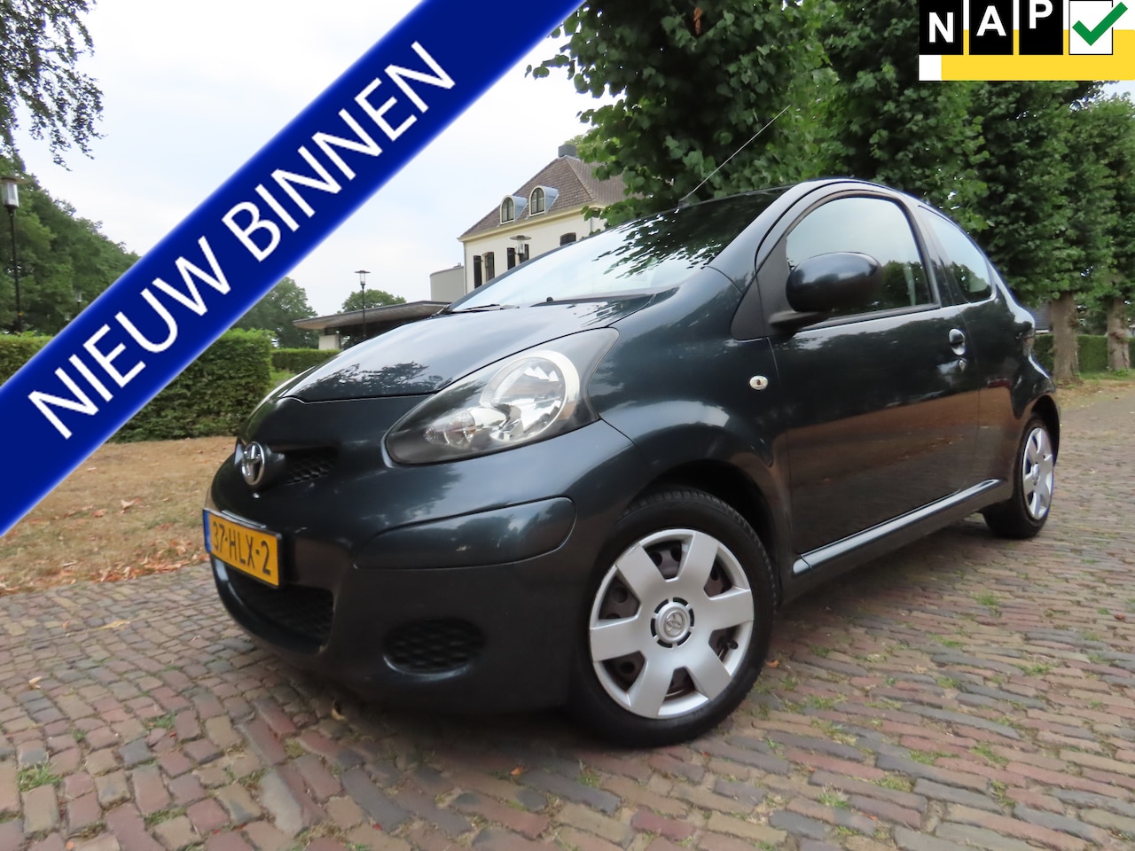 Toyota Aygo - 1.0-12V Comfort Elec.Pakket Stuurbekrachtiging Trekhaak ***Zuinige Auto*** - AutoWereld.nl