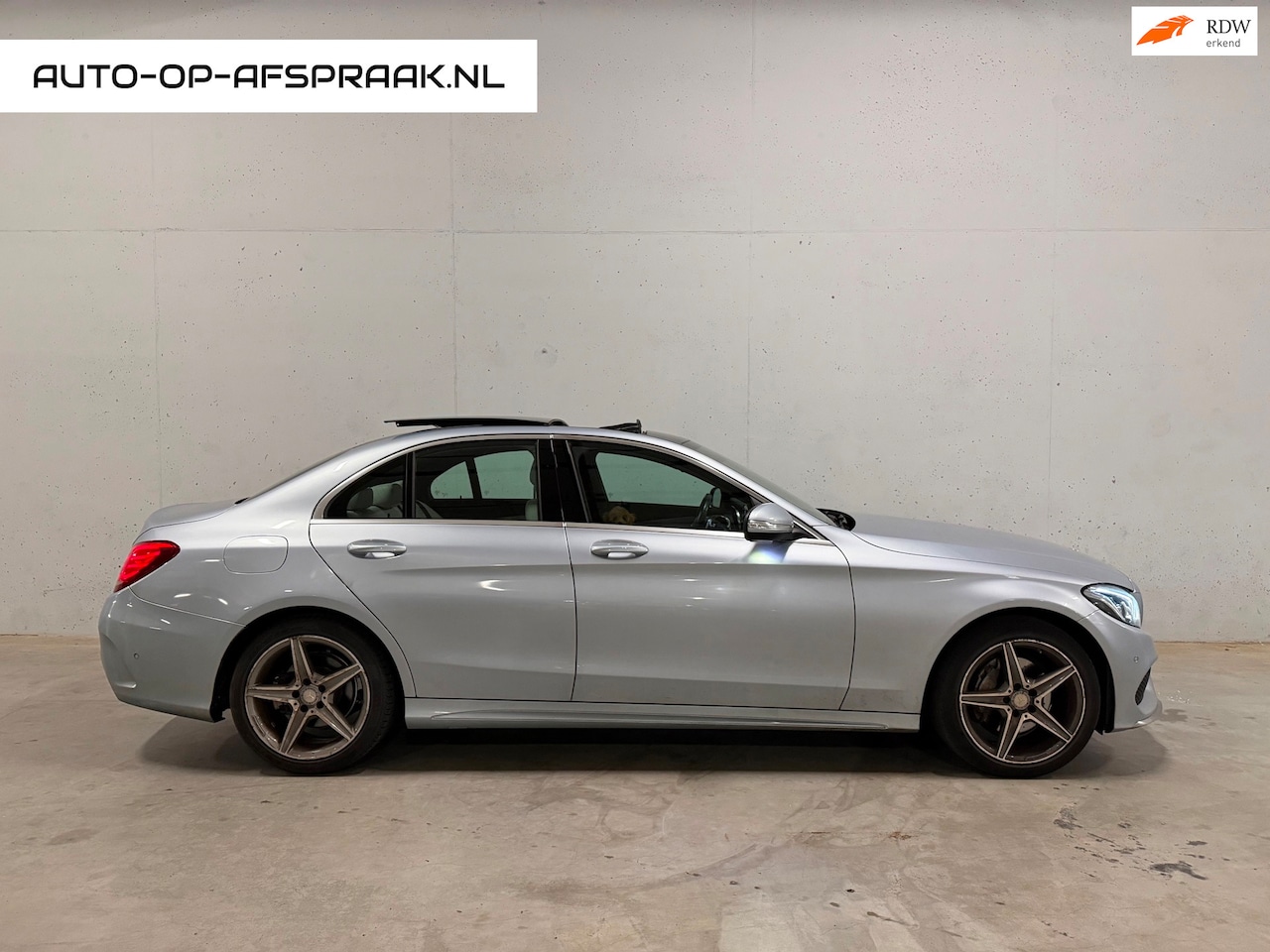 Mercedes-Benz C-klasse - 180 AMG Pano Automaat Leer Navi - AutoWereld.nl