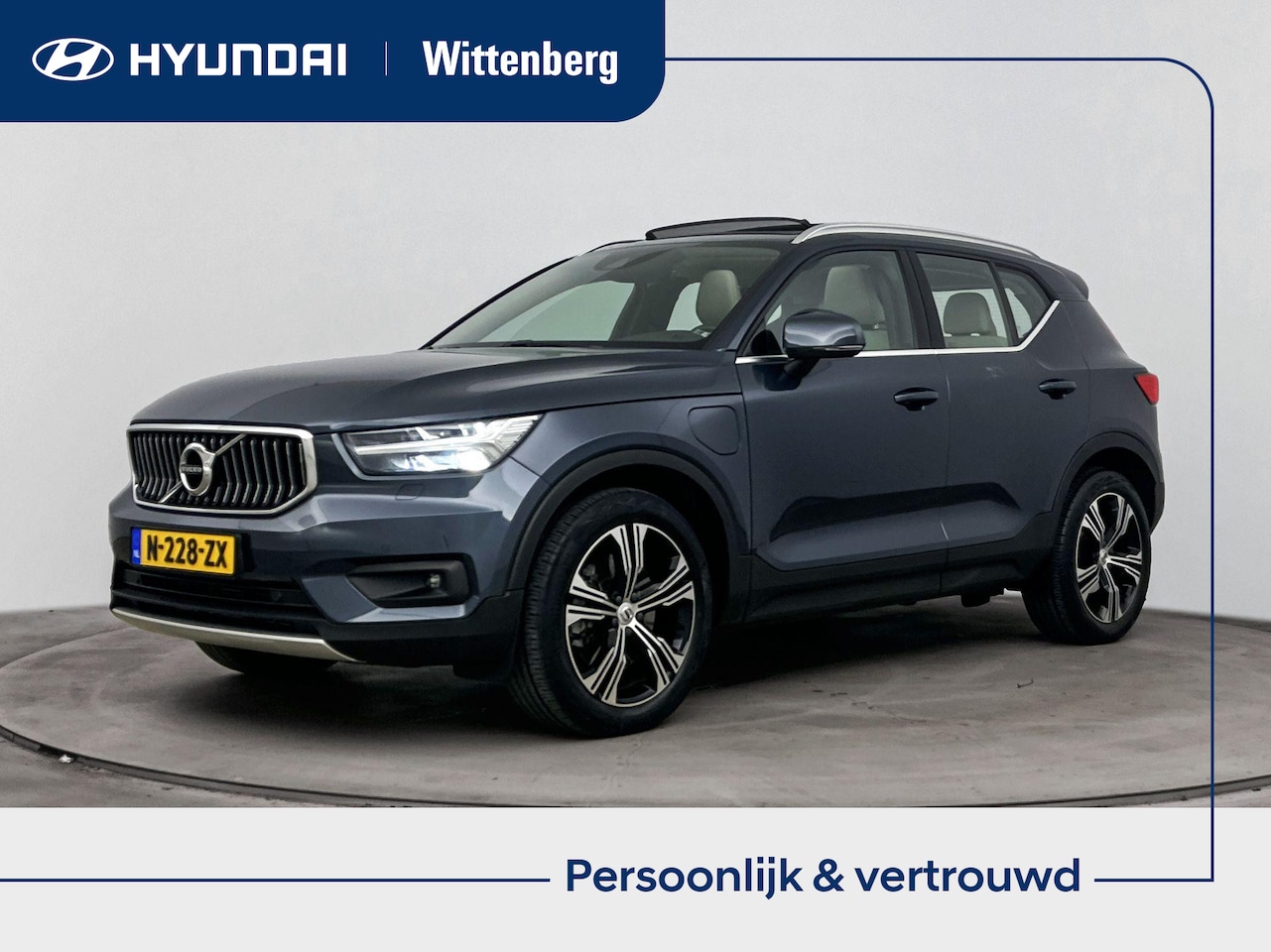 Volvo XC40 - 1.5 T5 RECHARGE R-DESIGN | SCHUIFDAK | CHIQUE LEDER IVOOR INTERIEUR | H&K AUDIO | CAMERA | - AutoWereld.nl