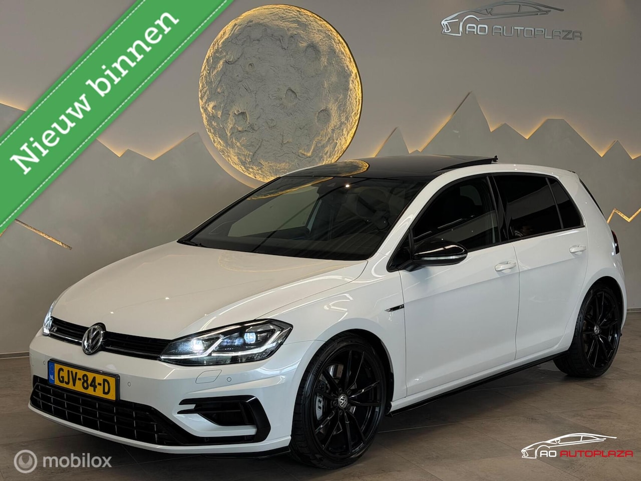 Volkswagen Golf - 2.0 TSI 4Motion R Panorama/Akrapovic/Keyless - AutoWereld.nl
