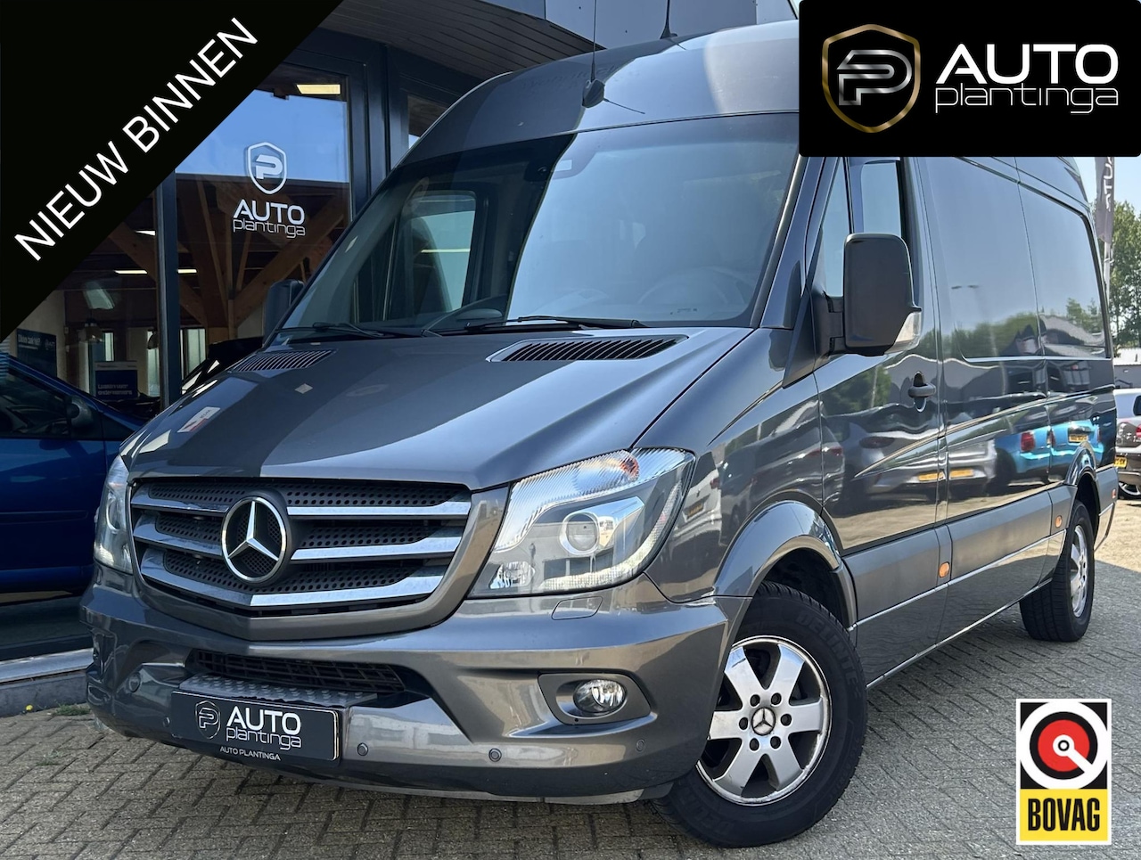 Mercedes-Benz Sprinter - 319 3.0 CDI 366 190PK | L2H2 | AUTOMAAT | 3 Persoons | 6 Cilinder | Trekhaak | 2x Stoelver - AutoWereld.nl