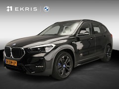 BMW X1 - xDrive25e | LED | Leder | HUD | Panoramadak | Sportstoelen | Stoelverwarming | DAB | Hifi