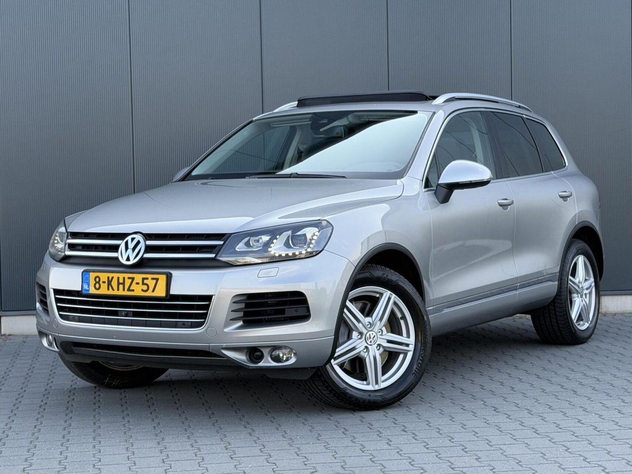 Volkswagen Touareg - 3.0 TSI Hybrid Highline 333PK - Luchtvering - Panoramadak - ACC - Zeer Complete Uitvoering - AutoWereld.nl