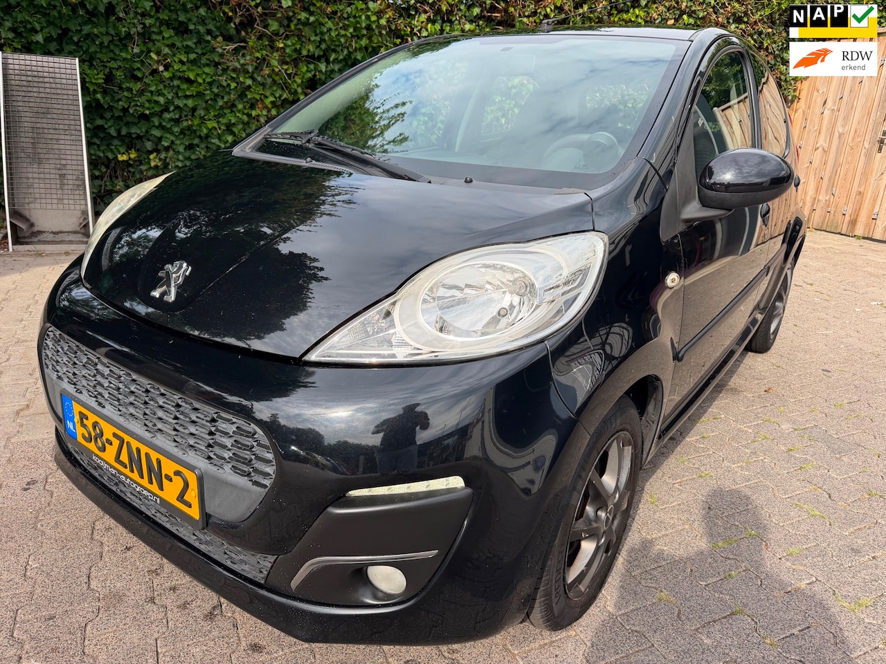 Peugeot 107 - 1.0 Active/TREKHAAK/AIRCO/NAP - AutoWereld.nl