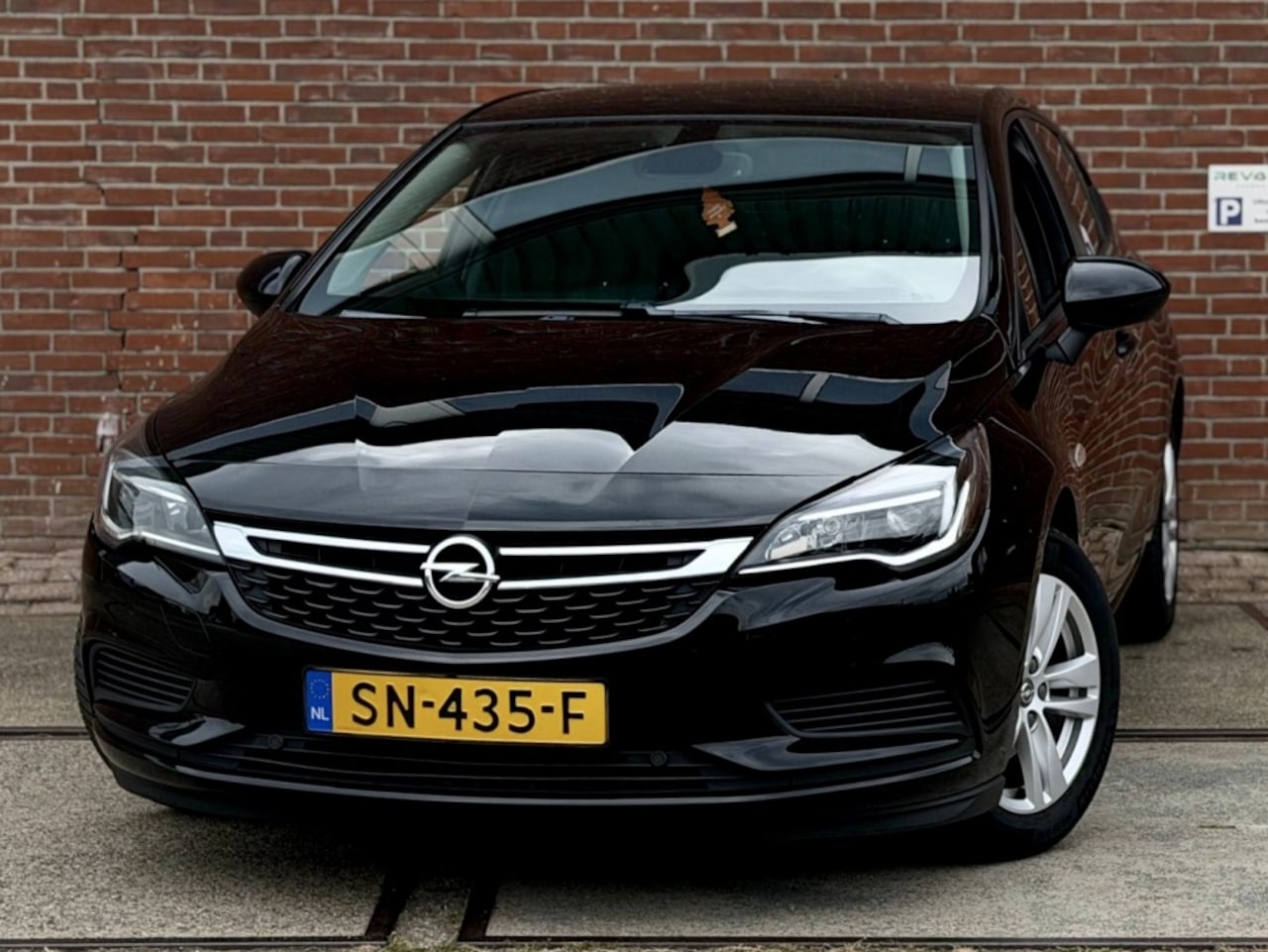 Opel Astra - 1.0 Business+ |Airco |CruiseC |Navi |Zuinig - AutoWereld.nl