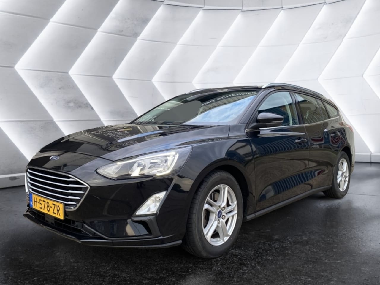 Ford Focus Wagon - 1.0 EcoB. Tr Ed. bns - AutoWereld.nl