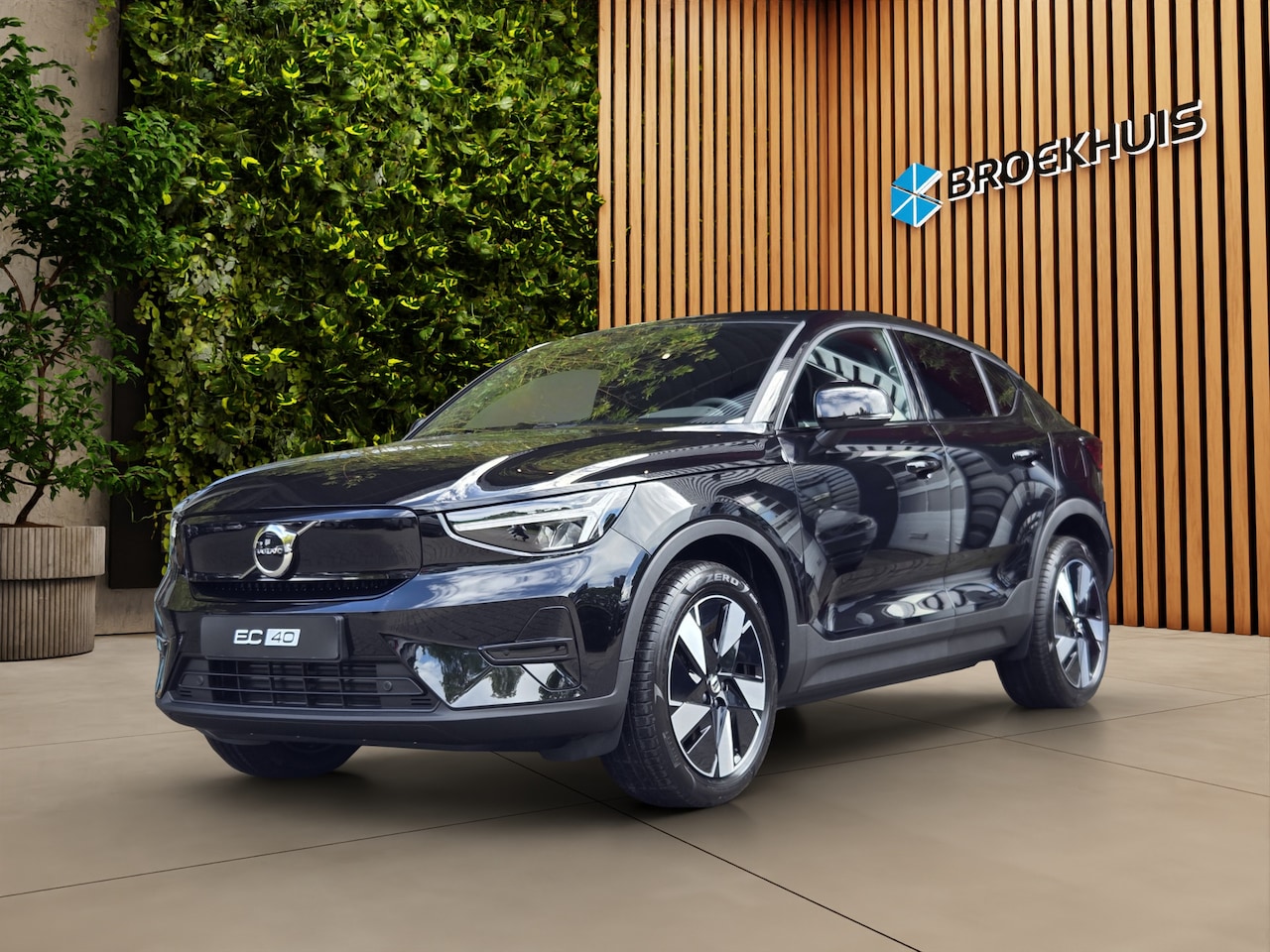Volvo EC40 - Single Motor Plus Europa 70 kWh | Panoramadak | Memory | Harman/Kardon | Stuur/stoelverwar - AutoWereld.nl
