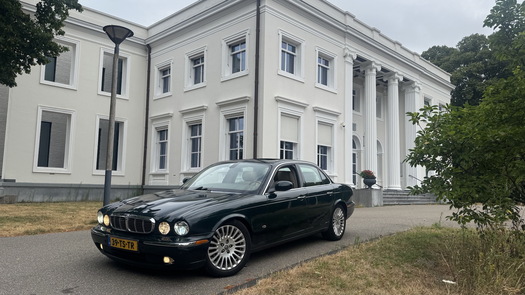 Jaguar XJ - 4.2 V8 SINDS 2010 1 EIGENAAR ! - AutoWereld.nl