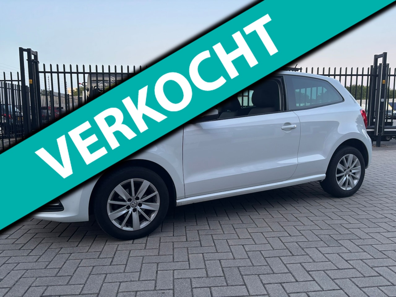 Volkswagen Polo - 1.0 Comfortline Panoramdak Vol Opties - AutoWereld.nl