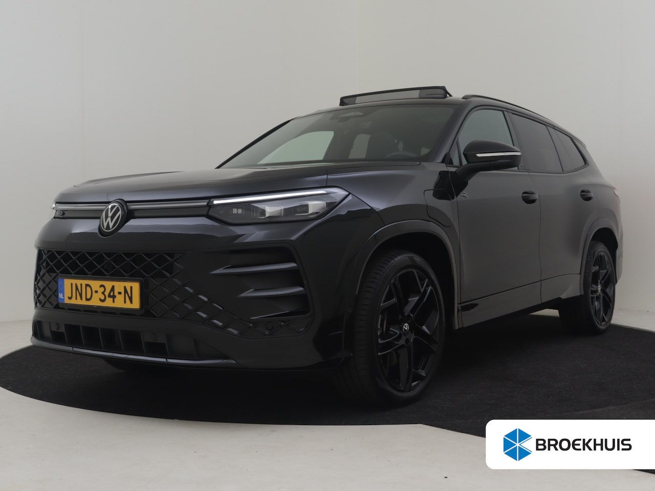 Volkswagen Tayron - 1.5 eHybrid R-Line Edition 204Pk DSG/AUTO | Glazenpano-dak | Achteruitrijcamera | Trekhaak - AutoWereld.nl
