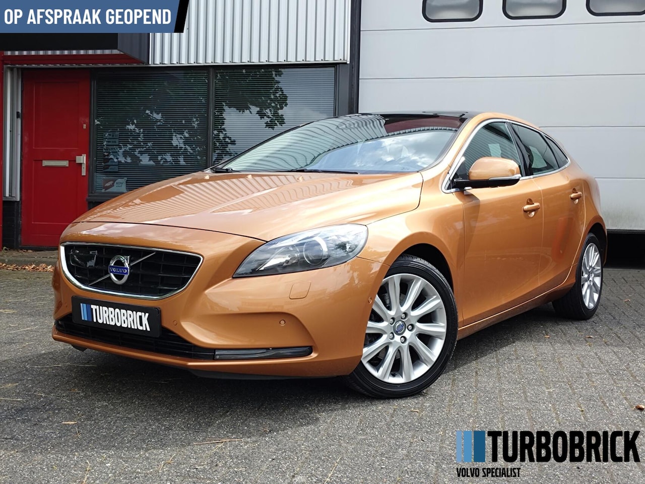 Volvo V40 - 1.6 T3 Summum |1e eig|Pano|Cruise|Keyless|CitySafety|Clima - AutoWereld.nl