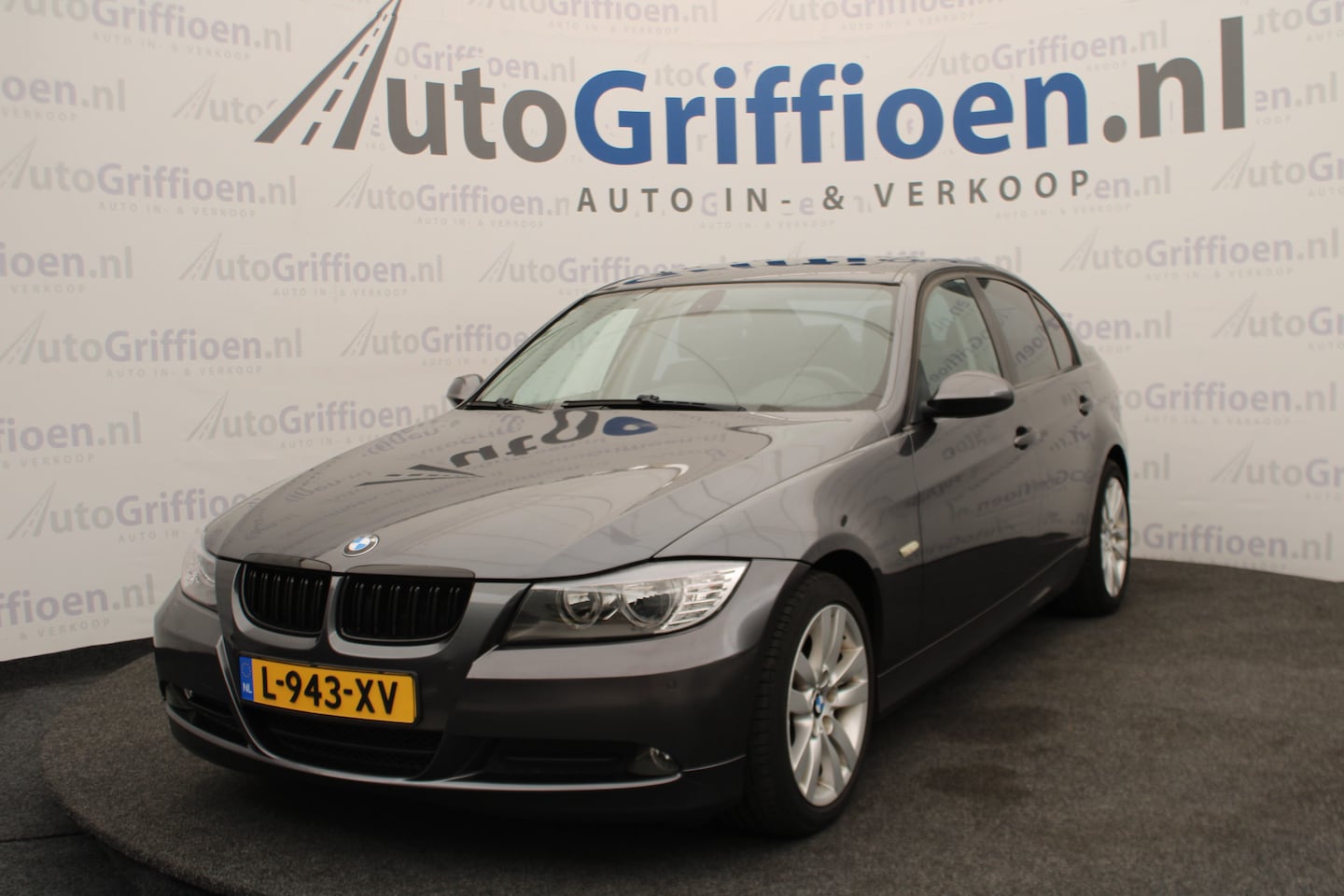 BMW 3-serie - 318i zeer nette automaat met schuifdak met nieuwe APK bij aflevering - AutoWereld.nl