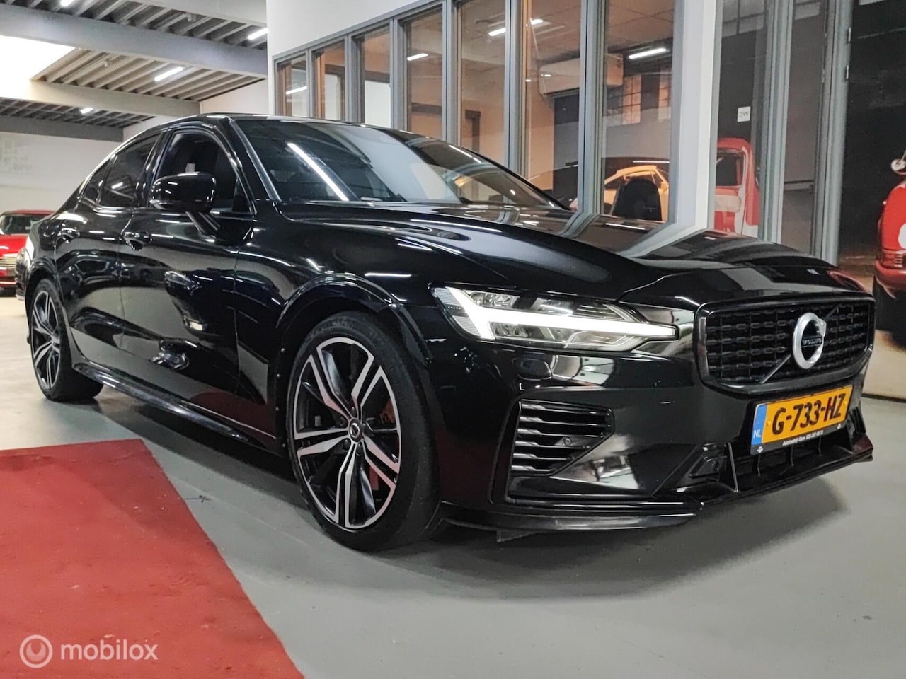 Volvo S60 - 2.0 T8 AWD Twin Engine R-Design PANORAMA LEER HEADUP ELEK STOELEN - AutoWereld.nl