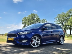 Ford Focus Wagon - 1.0 ST-Line Titanium nieuwe apk