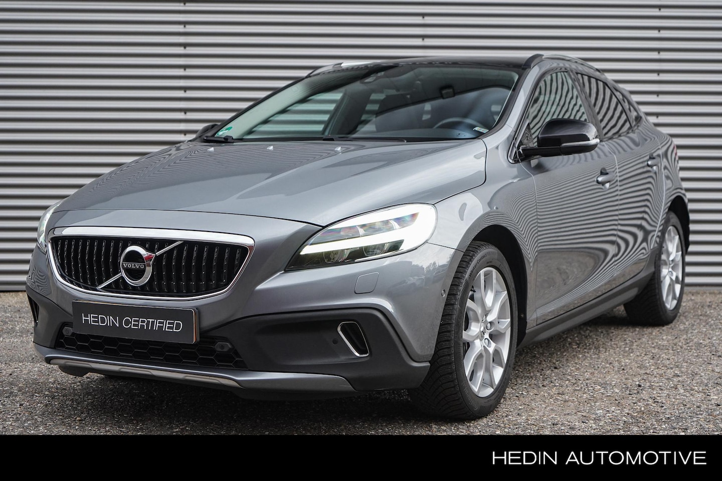 Volvo V40 Cross Country - T3 Polar+ Luxury AUT. | Keyless | Pano. dak | Standkachel | Premium Audio | Bestuurdersst - AutoWereld.nl