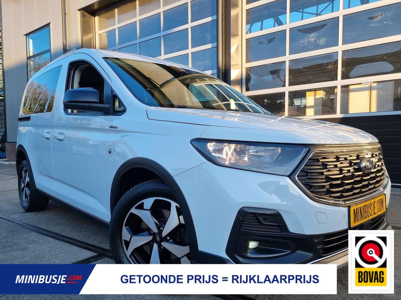 Ford Tourneo Connect - 1.5 Active NAVI / CRUISE / PDC / AIRCO ECC - AutoWereld.nl