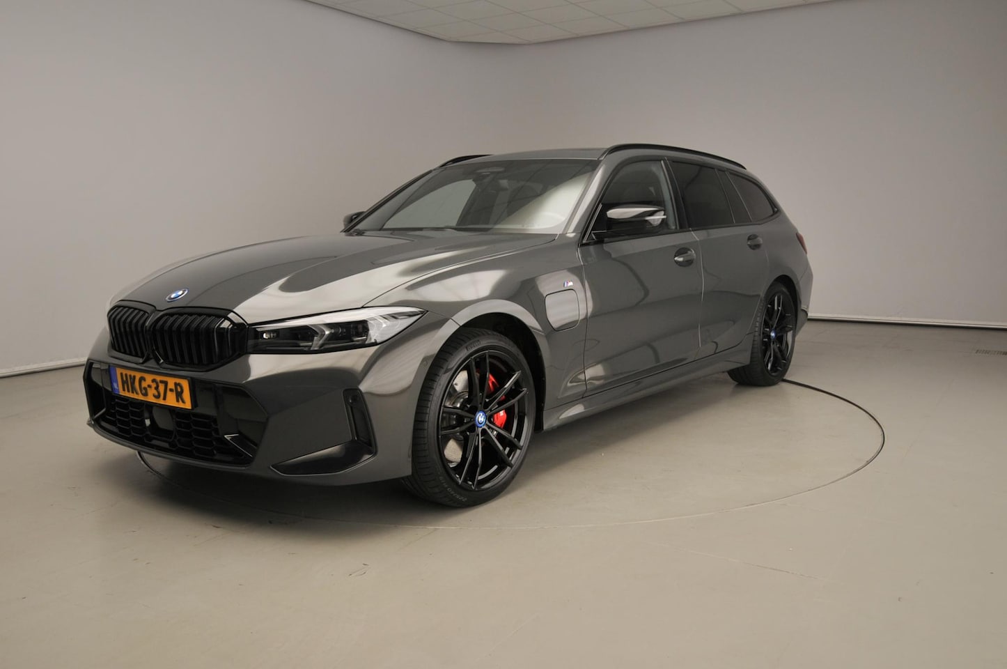 BMW 3-serie Touring - 330e xDrive M-Sportpakket / Trekhaak / Panoramadak / Harman-Kardon / Driving Assistant Pr - AutoWereld.nl