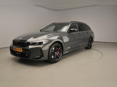 BMW 3-serie Touring - 330e xDrive M-Sportpakket / Trekhaak / Panoramadak / Harman-Kardon / Driving Assistant Pro